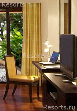 Courtyard Phuket at Surin Beach Hotel 9